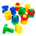Paquete de tuercas y tornillos plásticos 30 piezas (GB6675)